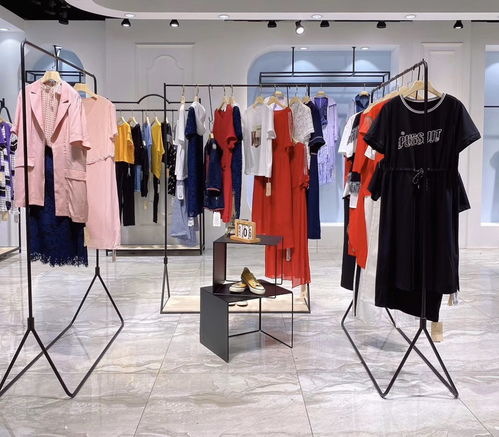 哥邦女裝品牌服裝尾貨批發(fā)貨源現(xiàn)身廣州，播田成零售新熱點